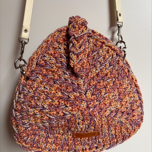 �Triangle táska naplemente színben, Táska & Tok, Kézitáska & válltáska, Válltáska, Horgolás, MESKA