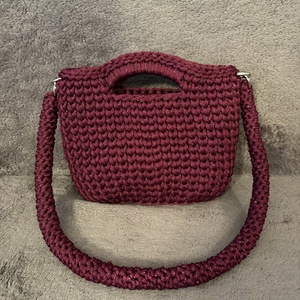 �Luxe táska csillogós szilva színben, Táska & Tok, Kézitáska & válltáska, Válltáska, Horgolás, MESKA