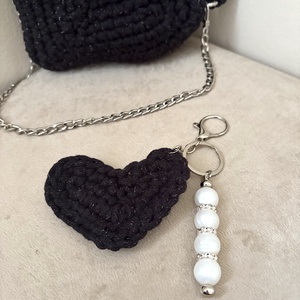 Kézműves táska charm, Táska & Tok, Kulcstartó & Táskadísz, Táskadísz, Ékszerkészítés, Horgolás, MESKA