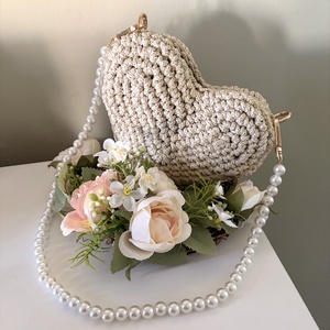 �Bonbon táska csillogós arany színben, Táska & Tok, Kézitáska & válltáska, Válltáska, Horgolás, MESKA