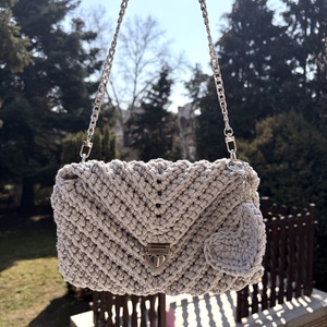 �Amour táska csillogós szürke színben - táska & tok - kézitáska & válltáska - válltáska - Meska.hu