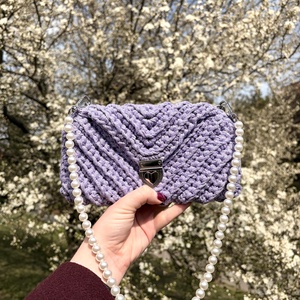 �Amour táska csillogós lila színben, Táska & Tok, Kézitáska & válltáska, Válltáska, Horgolás, MESKA