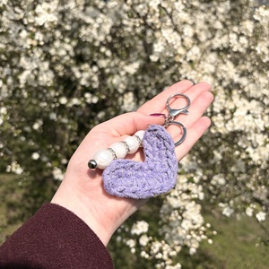 Szívecske alakú kulcstartó/táska charm, Táska & Tok, Kulcstartó & Táskadísz, Táskadísz, Ékszerkészítés, Horgolás, MESKA