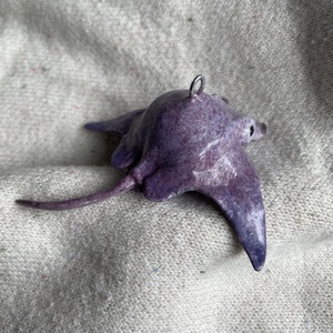 Kézzel készített rája akasztós dísz - kellékek & szerszámok - dekorációs kellékek - figurák - Meska.hu