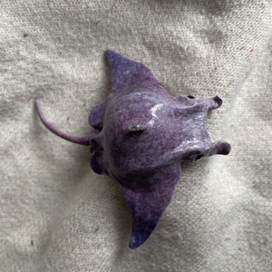 Kézzel készített rája akasztós dísz - kellékek & szerszámok - dekorációs kellékek - figurák - Meska.hu