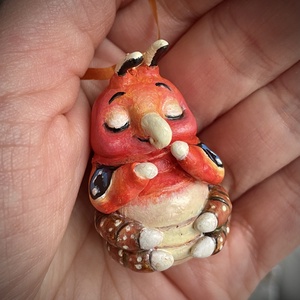 Cuki hernyó dísz / ajándék � tökéletes Valentin-napra - Meska.hu