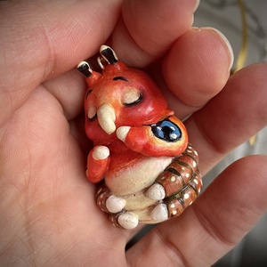 Cuki hernyó dísz / ajándék � tökéletes Valentin-napra - otthon & életmód - dekoráció - fali és függő dekoráció - függődísz - Meska.hu