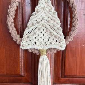 Barna - törtfehér makramé kopogtató - Meska.hu