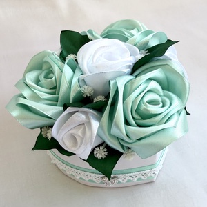 Menta rózsabox, Otthon & Életmód, Virágdekoráció, Virágok, Virágbox, Varrás, MESKA