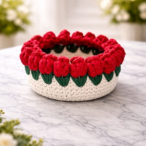 Piros tulipános horgolt kosár, Otthon & Életmód, Dekoráció, Asztal és polc dekoráció, Dekorációs tál, tartó, Horgolás, MESKA