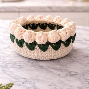 Krém tulipános horgolt kosár - Meska.hu