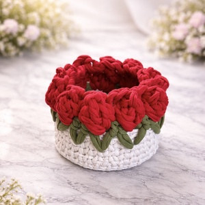Piros tulipános horgolt kosár, Otthon & Életmód, Dekoráció, Asztal és polc dekoráció, Dekorációs tál, tartó, Horgolás, MESKA