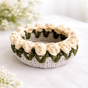 Krém tulipános horgolt kosár, Otthon & Életmód, Dekoráció, Asztal és polc dekoráció, Dekorációs tál, tartó, Horgolás, MESKA