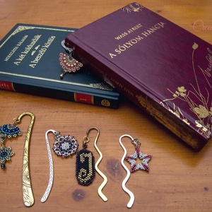 Creabead Design gyöngyfűzött könyvjelzők fém alapon - könyv & zene - könyvjelző - Meska.hu