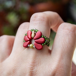 Creabead Design matyó stílusú elegáns gyűrű, Ékszer, Gyűrű, Gyöngyös gyűrű, Gyöngyfűzés, gyöngyhímzés, MESKA