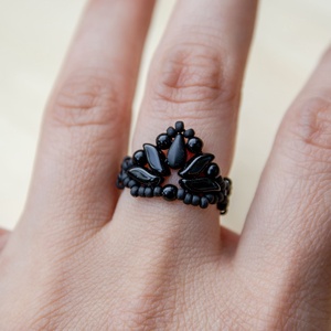 Creabead Design matyó stílusú elegáns gyűrű, Ékszer, Gyűrű, Gyöngyös gyűrű, Gyöngyfűzés, gyöngyhímzés, MESKA