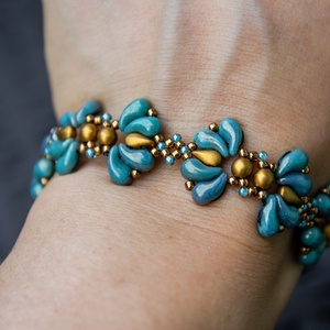 Creabead Design matyó stílusú elegáns karkötő - ékszer - karkötő - gyöngyös karkötő - Meska.hu