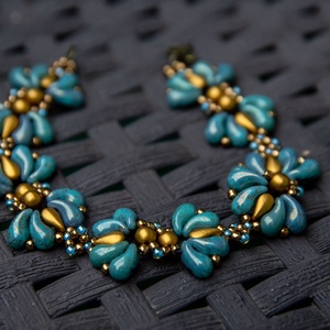 Creabead Design matyó stílusú elegáns karkötő - ékszer - karkötő - gyöngyös karkötő - Meska.hu