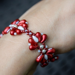 Creabead Design matyó stílusú elegáns karkötő - ékszer - karkötő - gyöngyös karkötő - Meska.hu