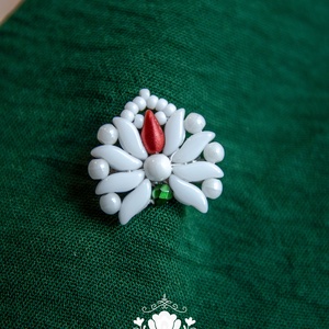 Creabead Design trikolór kitűző (ékszerként is kérhető) - ékszer - kitűző és bross - Meska.hu