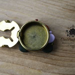 Kézzel készült gyöngyös gombfedő dísz � matyó inspirációval - ékszer - mandzsettagomb - Meska.hu