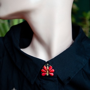 Kézzel készült gyöngyös gombfedő dísz � matyó inspirációval - ékszer - mandzsettagomb - Meska.hu