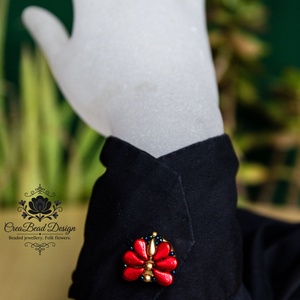 Kézzel készült gyöngyös gombfedő dísz � matyó inspirációval, Ékszer, Mandzsettagomb, Gyöngyfűzés, gyöngyhímzés, MESKA