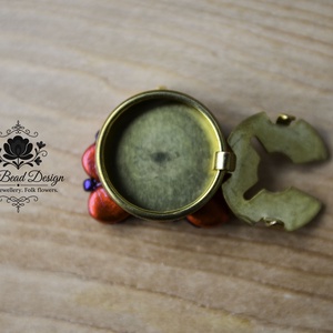 Kézzel készült gyöngyös gombfedő dísz � matyó inspirációval - ékszer - mandzsettagomb - Meska.hu