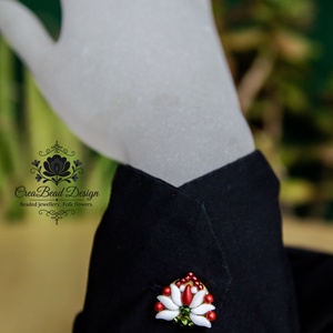 Kézzel készült gyöngyös gombfedő dísz � matyó inspirációval - ékszer - mandzsettagomb - Meska.hu