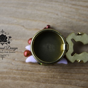 Kézzel készült gyöngyös gombfedő dísz � matyó inspirációval - ékszer - mandzsettagomb - Meska.hu