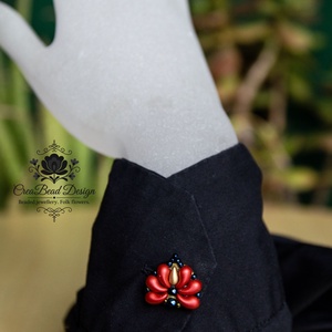 Kézzel készült gyöngyös gombfedő dísz � matyó inspirációval - ékszer - mandzsettagomb - Meska.hu