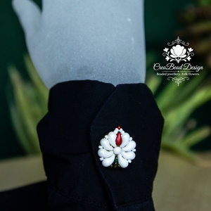 Kézzel készült gyöngyös gombfedő dísz � matyó inspirációval - ékszer - mandzsettagomb - Meska.hu