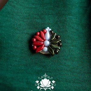 Creabead Design trikolór kitűző (ékszerként is kérhető) - ékszer - kitűző és bross - Meska.hu