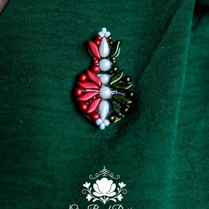 Creabead Design trikolór kitűző (ékszerként is kérhető) - ékszer - kitűző és bross - Meska.hu