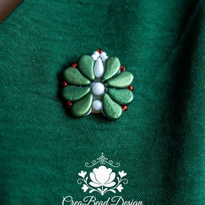 Creabead Design trikolór kitűző (ékszerként is kérhető) - ékszer - kitűző és bross - Meska.hu