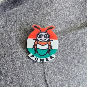 Poloska kitűző akár NFC chippel  Cuki, okos, praktikus! - ékszer - kitűző és bross - kitűző - Meska.hu