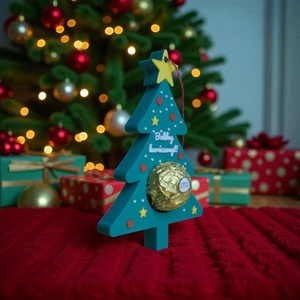 Karácsonyi varázslat csokoládéval fűszerezve!  Karácsonyfadísz Ferrero Rocher-rel - karácsony - karácsonyi lakásdekoráció - karácsonyfadíszek - Meska.hu