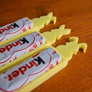 Húsvéti nyuszis Kinder csokoládé és tartó apró figyelmesség - Sárga - ünnepi díszek, dekorációk - húsvéti díszek és dekorációk - húsvéti tojástartó - Meska.hu