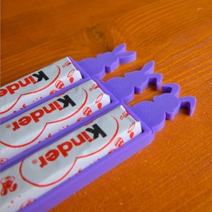 Húsvéti nyuszis Kinder csokoládé és tartó apró figyelmesség - Lila - ünnepi díszek, dekorációk - húsvéti díszek és dekorációk - húsvéti tojástartó - Meska.hu