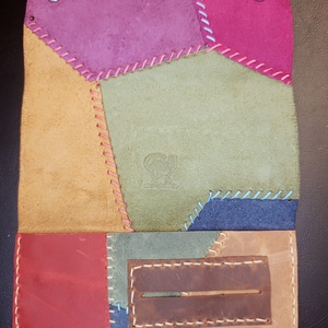 Bohm patchwork bőr dohánytartó cigipapír zsebbel - táska & tok - pénztárca & más tok - dohánytasak & szütyő - Meska.hu Bohm patchwork bőr dohánytartó cigipapír zsebbel - táska & tok - pénztárca & más tok - dohánytasak & szütyő - Meska.hu