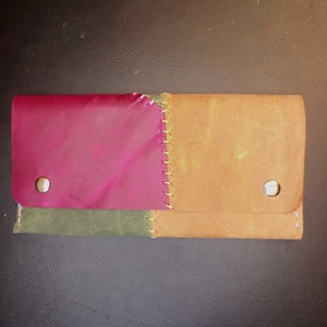 Bohm patchwork bőr dohánytartó cigipapír zsebbel, Táska & Tok, Pénztárca & Más tok, Dohánytasak & Szütyő, Varrás, Patchwork, foltvarrás, MESKA