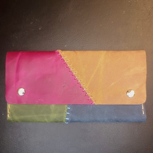 Bohm patchwork bőr dohánytartó cigipapír zsebbel, Táska & Tok, Pénztárca & Más tok, Dohánytasak & Szütyő, Varrás, Patchwork, foltvarrás, MESKA