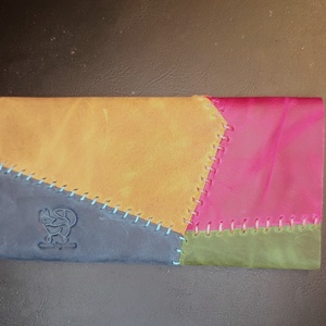 Bohm patchwork bőr dohánytartó cigipapír zsebbel - táska & tok - pénztárca & más tok - dohánytasak & szütyő - Meska.hu Bohm patchwork bőr dohánytartó cigipapír zsebbel - táska & tok - pénztárca & más tok - dohánytasak & szütyő - Meska.hu