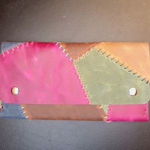 Bohm patchwork bőr dohánytartó cigipapír zsebbel, Táska & Tok, Pénztárca & Más tok, Dohánytasak & Szütyő, Varrás, Patchwork, foltvarrás, MESKA