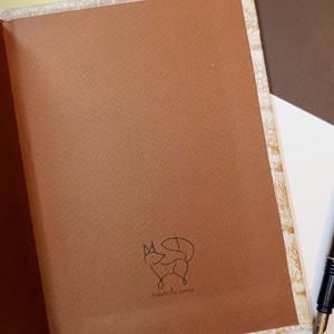 Egyedi bőrkötsű napló szemekkel - otthon & életmód - papír, írószer - jegyzetfüzet & napló - Meska.hu Egyedi bőrkötsű napló szemekkel - otthon & életmód - papír, írószer - jegyzetfüzet & napló - Meska.hu