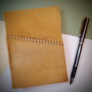 Szemes szőr-bőrkötésű napló A6 - otthon & életmód - papír, írószer - jegyzetfüzet & napló - Meska.hu Szemes szőr-bőrkötésű napló A6 - otthon & életmód - papír, írószer - jegyzetfüzet & napló - Meska.hu