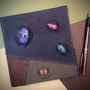 Egyedi bőrkötsű napló szemekkel, Otthon & Életmód, Papír, írószer, Jegyzetfüzet & Napló, Könyvkötés, MESKA