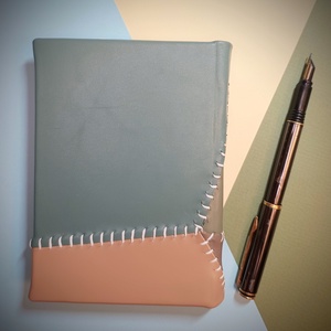 Pasztell patchwork bőrkötsű napló A6 - otthon & életmód - papír, írószer - jegyzetfüzet & napló - Meska.hu Pasztell patchwork bőrkötsű napló A6 - otthon & életmód - papír, írószer - jegyzetfüzet & napló - Meska.hu