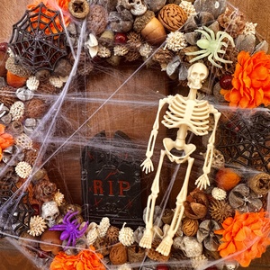 Csontvázas - otthon & életmód - dekoráció - halloween - halloweeni ajtódíszek és ablakdíszek - Meska.hu