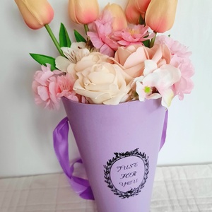 Papírtölcsér virágdísszel, Otthon & Életmód, Dekoráció, Virágdekoráció, Virágbox, Virágkötés, MESKA